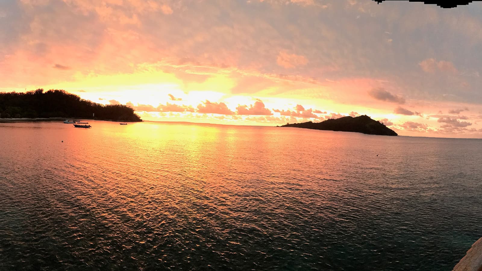 Sunset over the Mamanuca lagoon